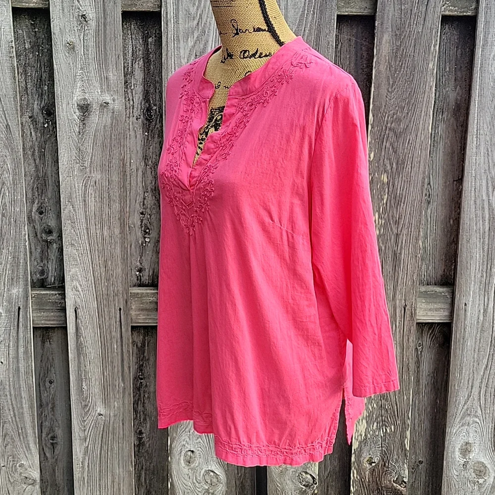 Liz Lange 100% Cotton Embroidered Maternity Top